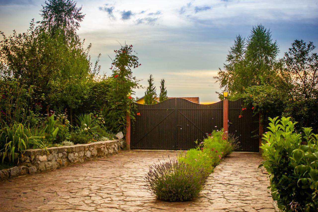 Villa Katarina With Pool Баня-Лука Экстерьер фото