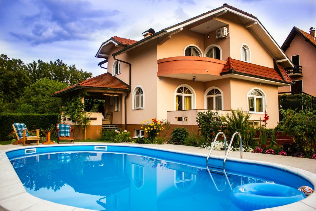 Villa Katarina With Pool Баня-Лука Экстерьер фото