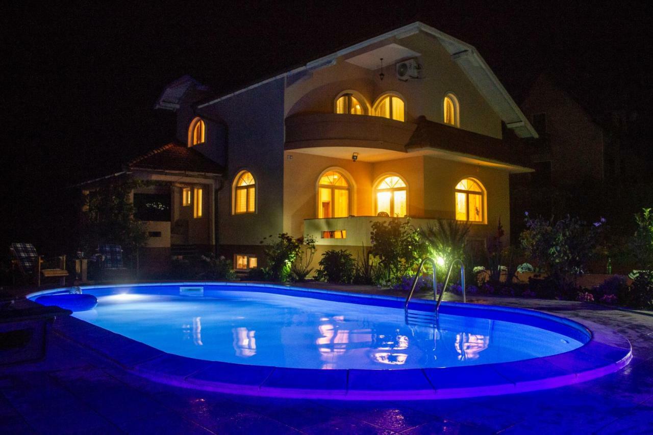 Villa Katarina With Pool Баня-Лука Экстерьер фото