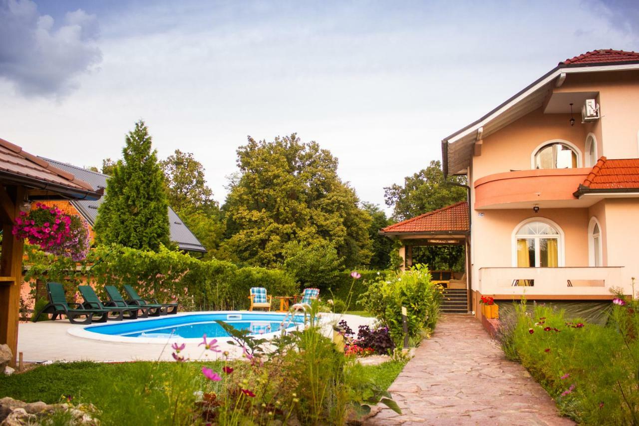 Villa Katarina With Pool Баня-Лука Экстерьер фото