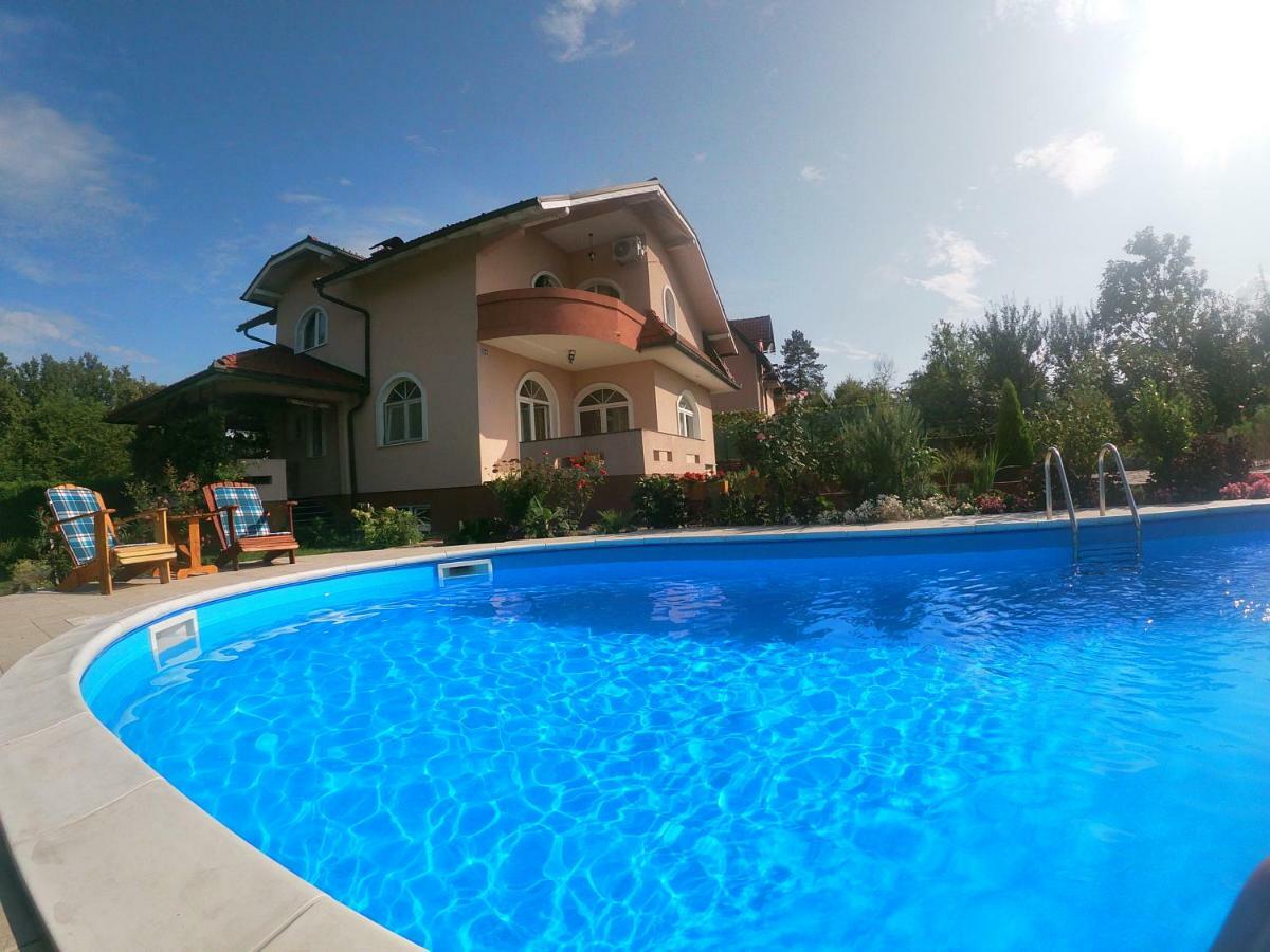 Villa Katarina With Pool Баня-Лука Экстерьер фото